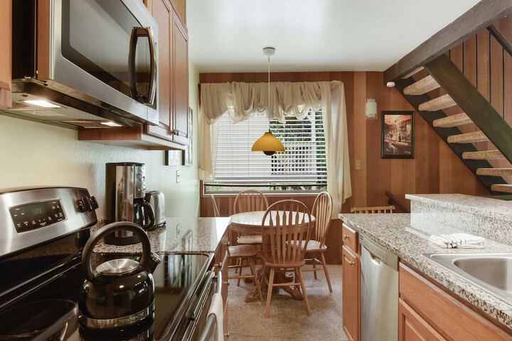 Enjoy Forest Views Retreat at Kingswood Village!