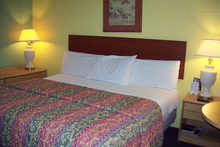 Room 10 of 40