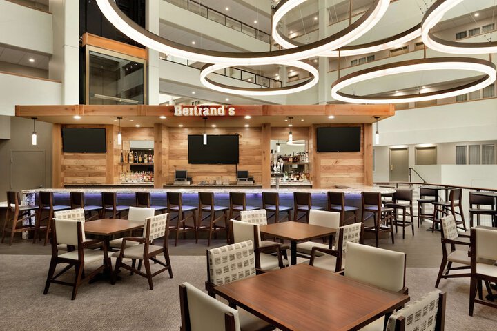 Embassy Suites by Hilton Milwaukee Brookfield