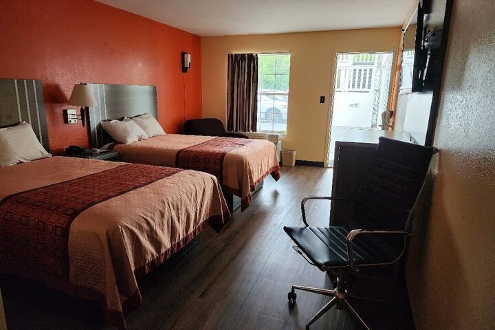 Room 14 of 19