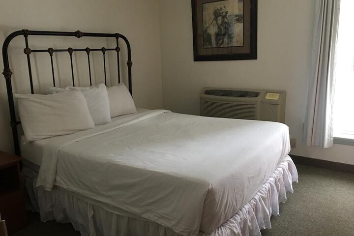 Room 32 of 38