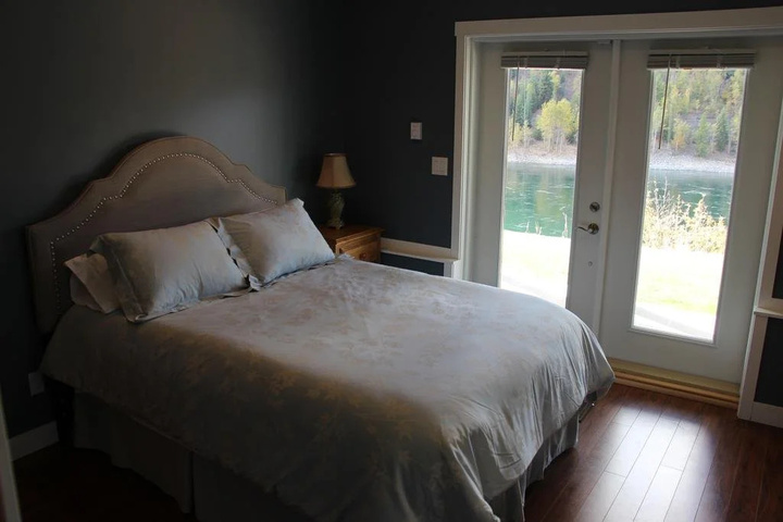 The River Haus Bed and Breakfast