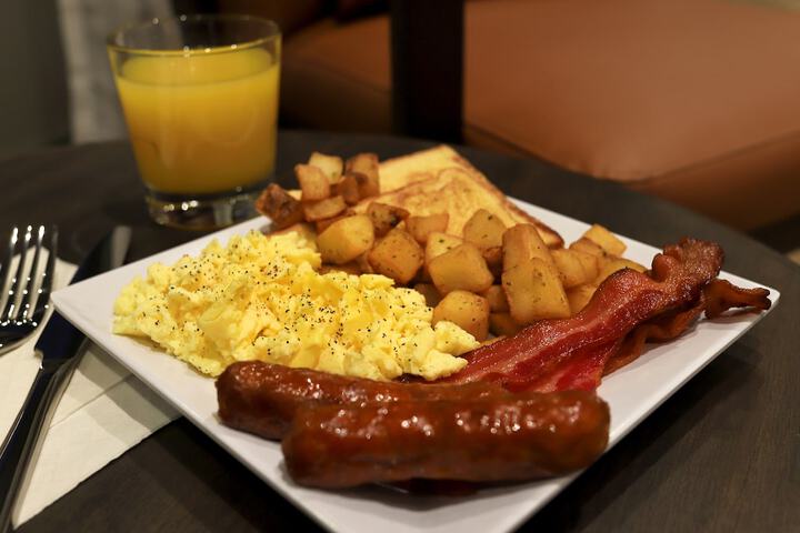 Breakfast/Coffee Service 38 of 45