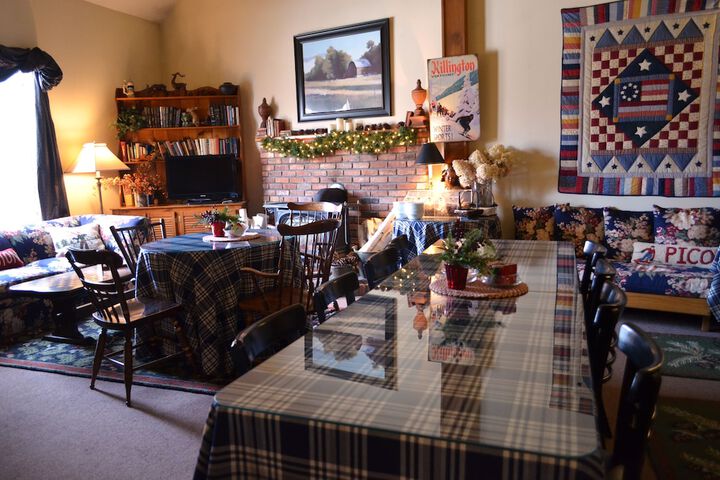Lounge 53 of 68