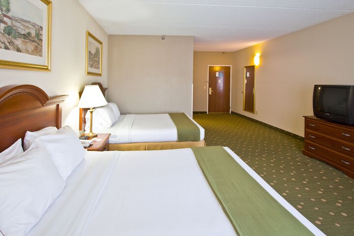 Room 25 of 80