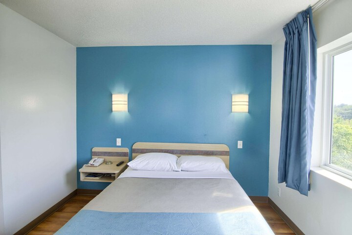Room 38 of 40