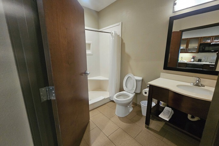 Heritage Place Hotel & Suites