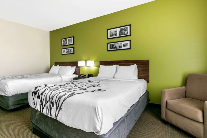 Room 8 of 33