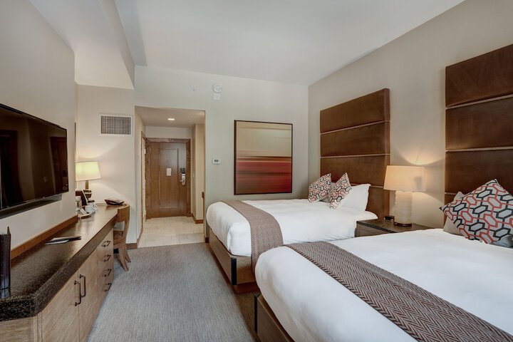 Room 81 of 242