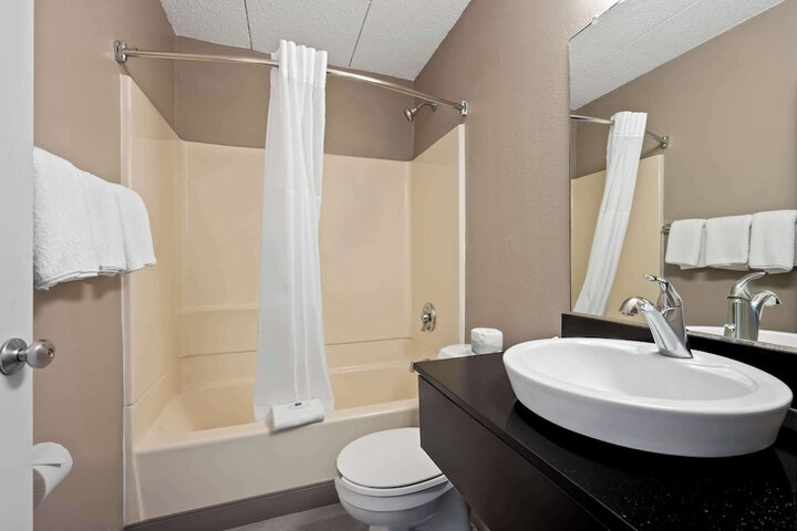 Room 12 of 28