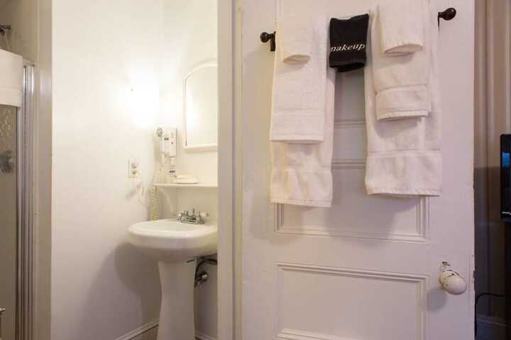 Room 14 of 48