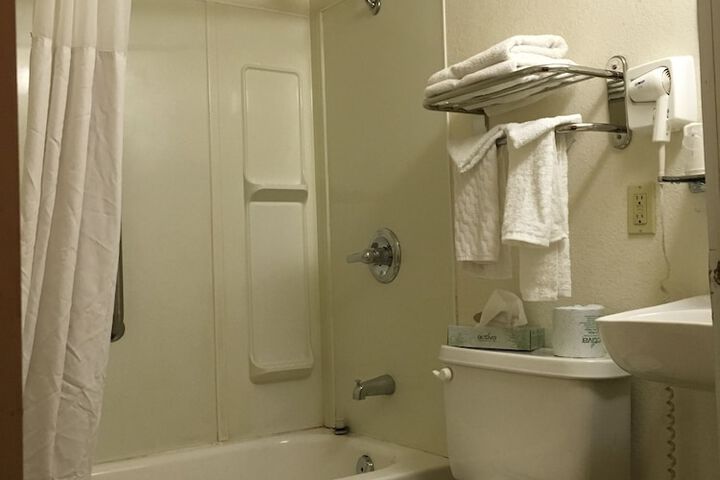Travelodge by Wyndham Fairfield / Napa Valley