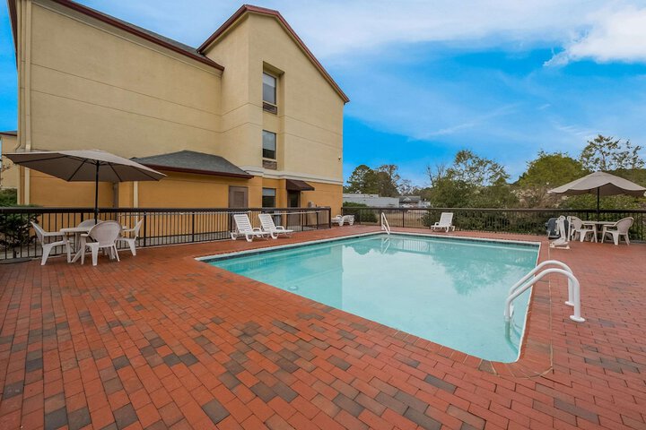 Pool 5 of 35
