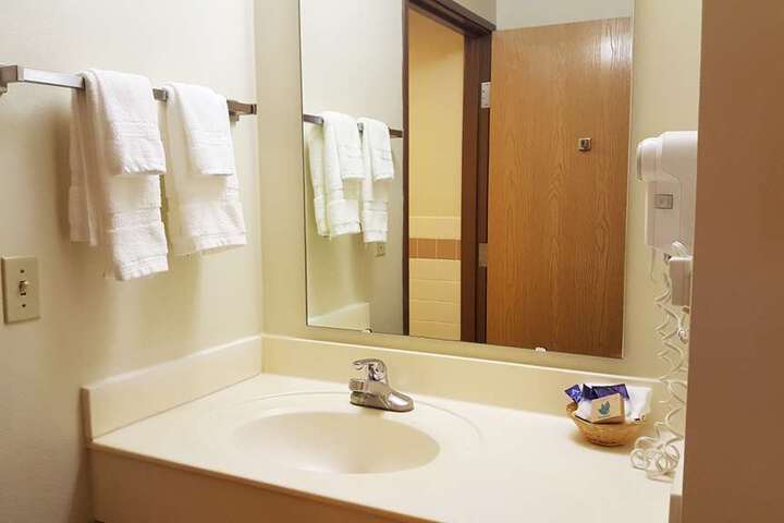 Room 8 of 12
