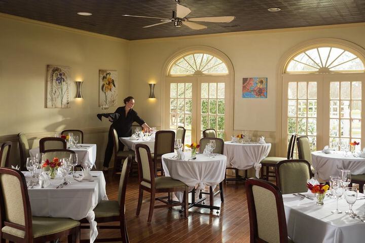 Dining 80 of 103