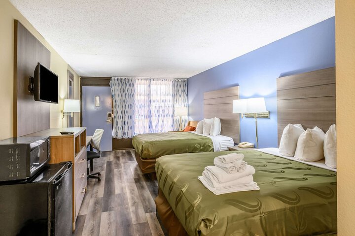 Room 16 of 33