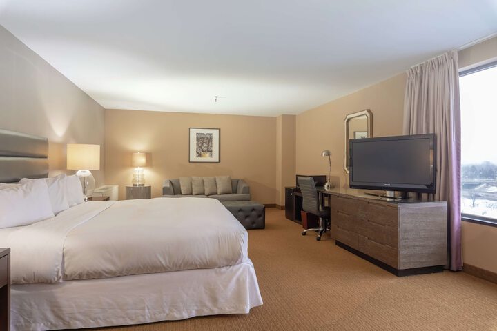 Room 30 of 64