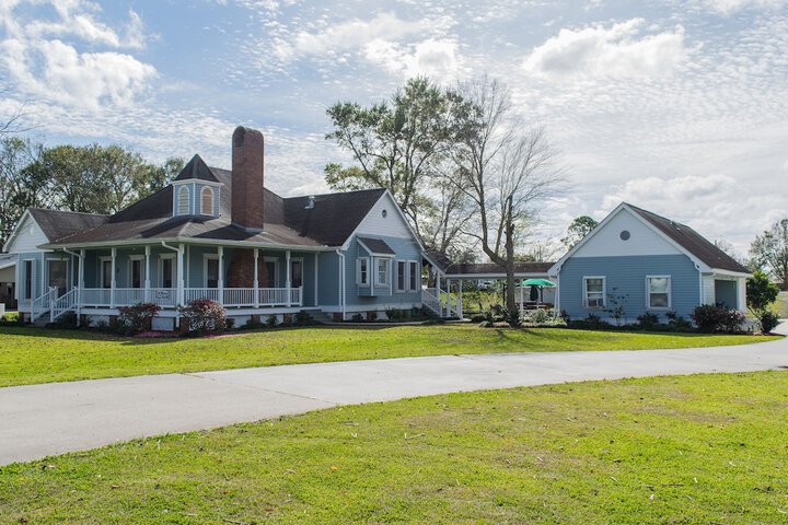A Chateau on the Bayou Bed & Breakfast