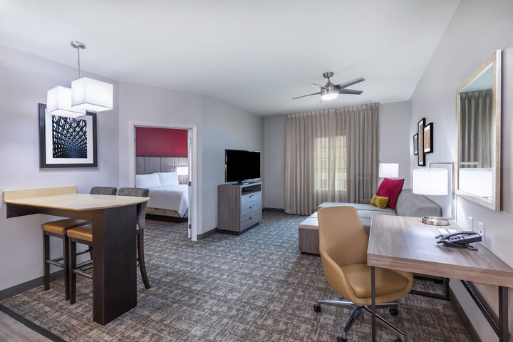 Staybridge Suites IAH Airport East by IHG