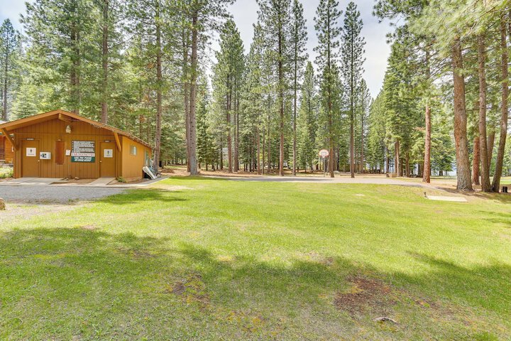 Pet-friendly California Cabin w / Beach Access