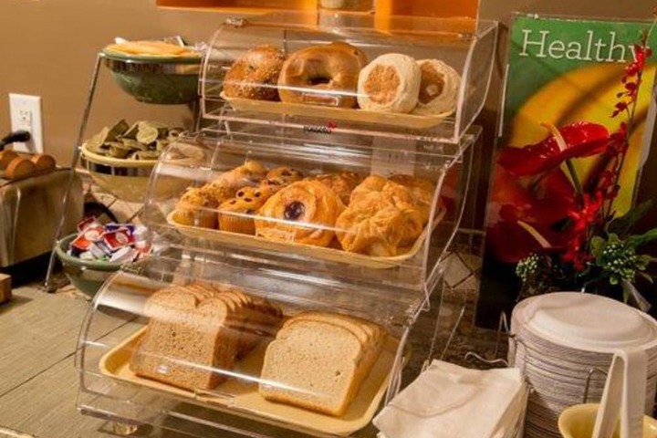 Breakfast/Coffee Service 23 of 25