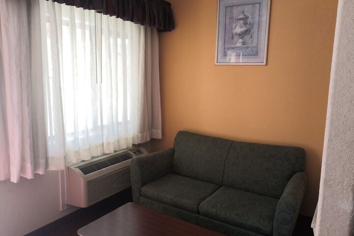Room 26 of 35