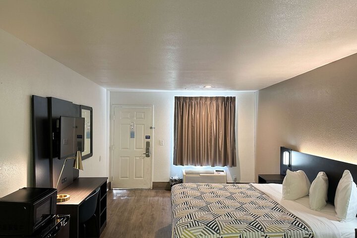 Room 34 of 50