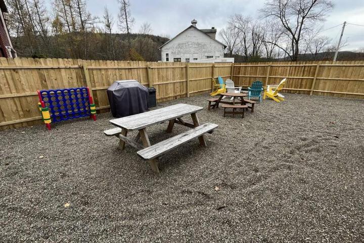 5 Bed 3 bath Apt Near Jiminy Peak Berkshires