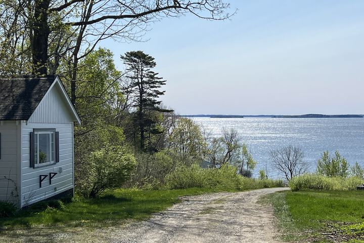 High Tide Inn