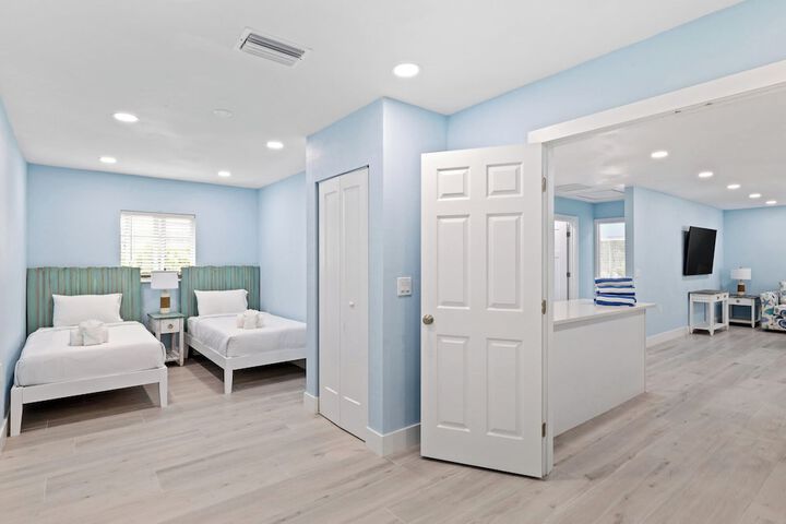 Room 47 of 62
