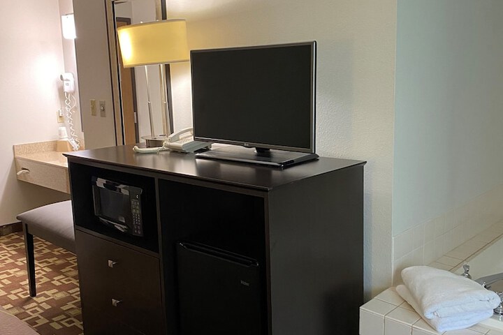 Super 8 by Wyndham Independence IA