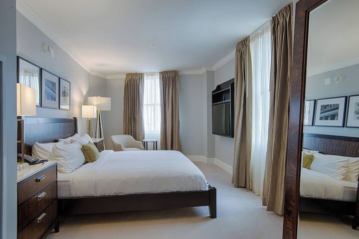 Room 41 of 102