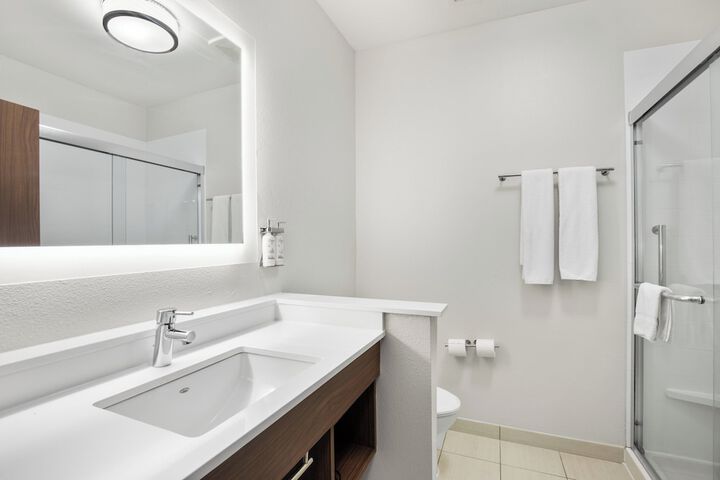 Holiday Inn Express & Suites Carrollton West by IHG