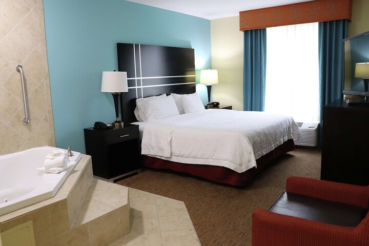 Room 33 of 51