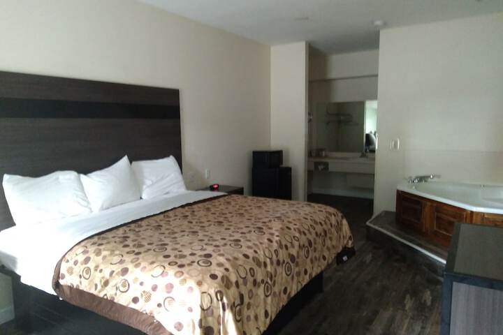 Room 11 of 11