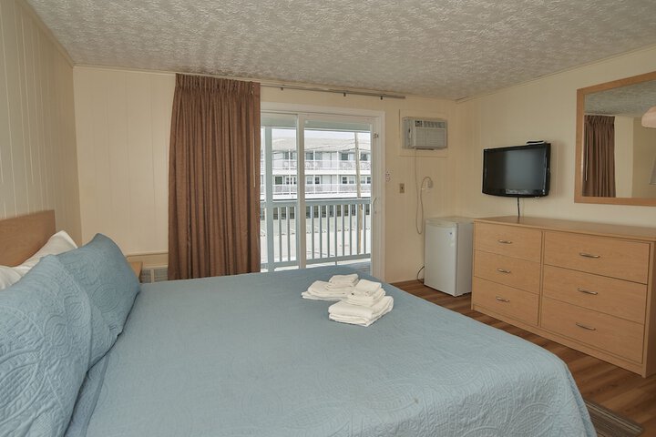 Room 25 of 51