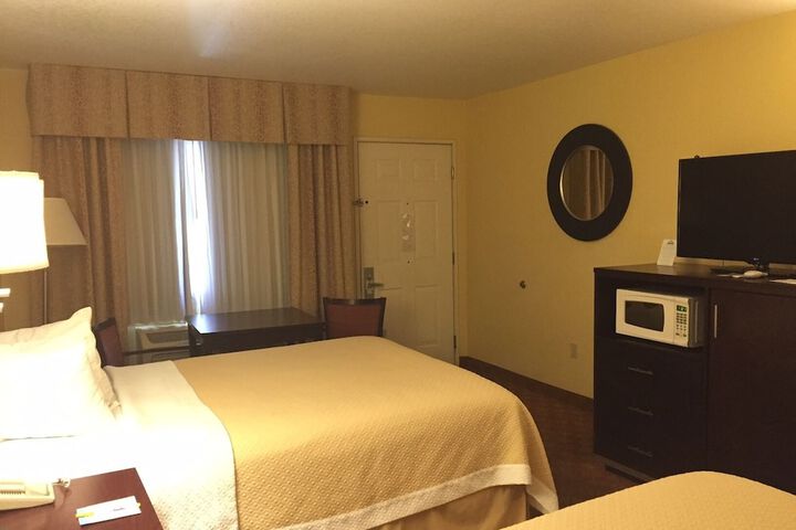 Room 12 of 16