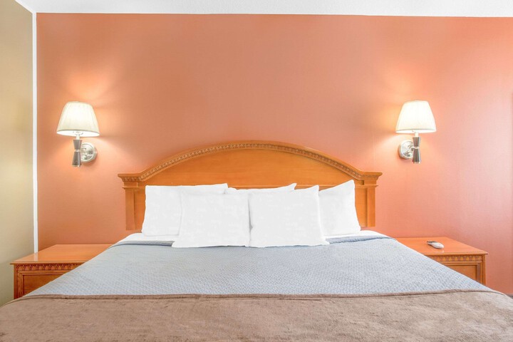 Room 15 of 19