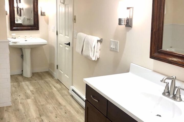 Room 35 of 63