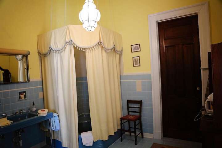 Room 21 of 47