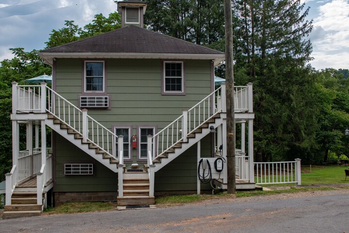 Elk River Hotel