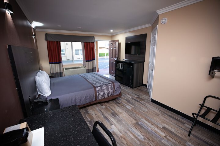 Room 50 of 67