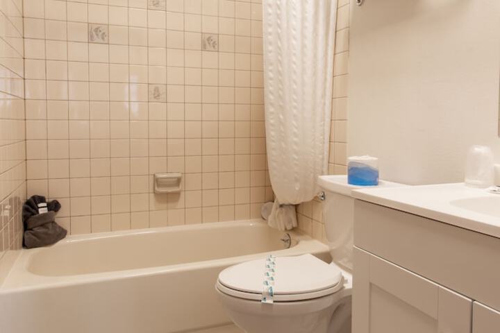 Room 8 of 18