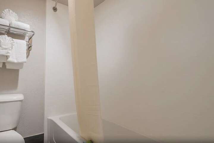 Stratford House Inns - Edmond