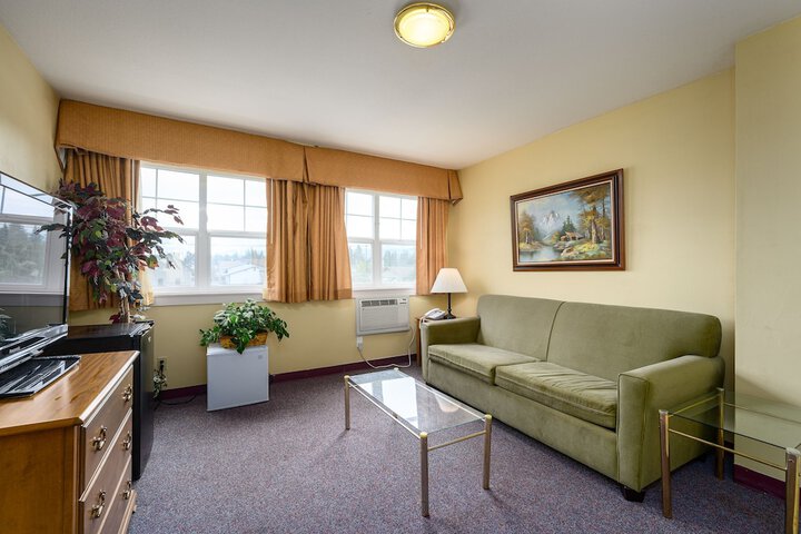 Room 13 of 36