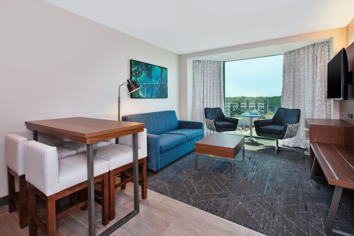 Room 25 of 41