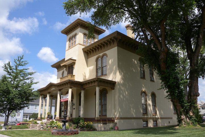 The Pepin Mansion Historic B & B