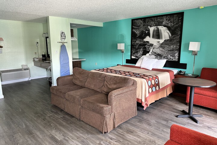 Super 8 by Wyndham Yreka