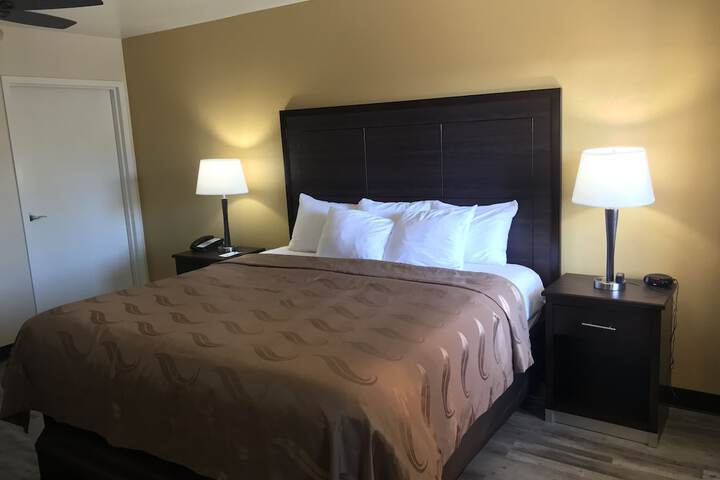 Room 9 of 38