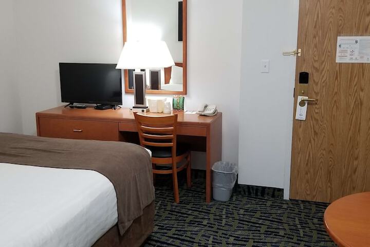 Room 30 of 40